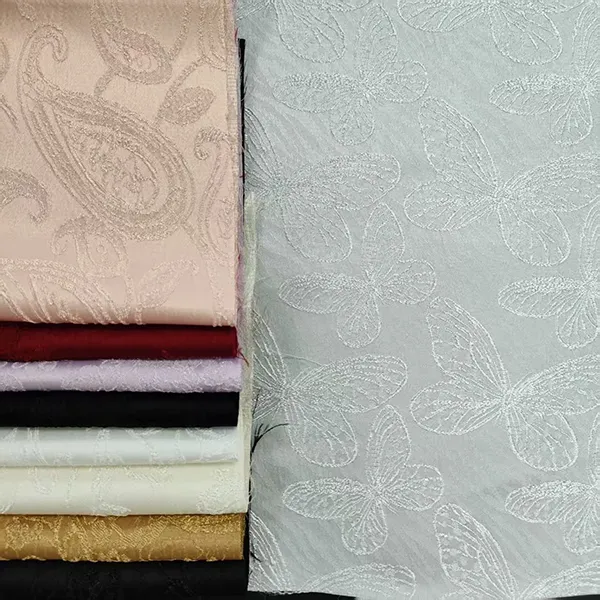 Tessuti morbidi e confortevoli per indumenti in 96% poliestere 4% elastan per abbigliamento Tessuto jacquard satinato