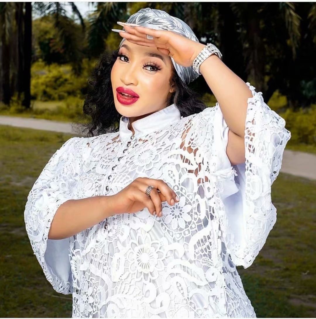 Wholesale Price 100% Cotton Colorful French Embroidery Lace Fabric for Women Dress