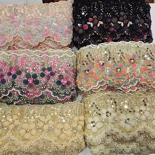 Pizzo ricamato multicolore con pizzo ricamato con codice a barre a tubo in rilievo e fiori in rete 3D